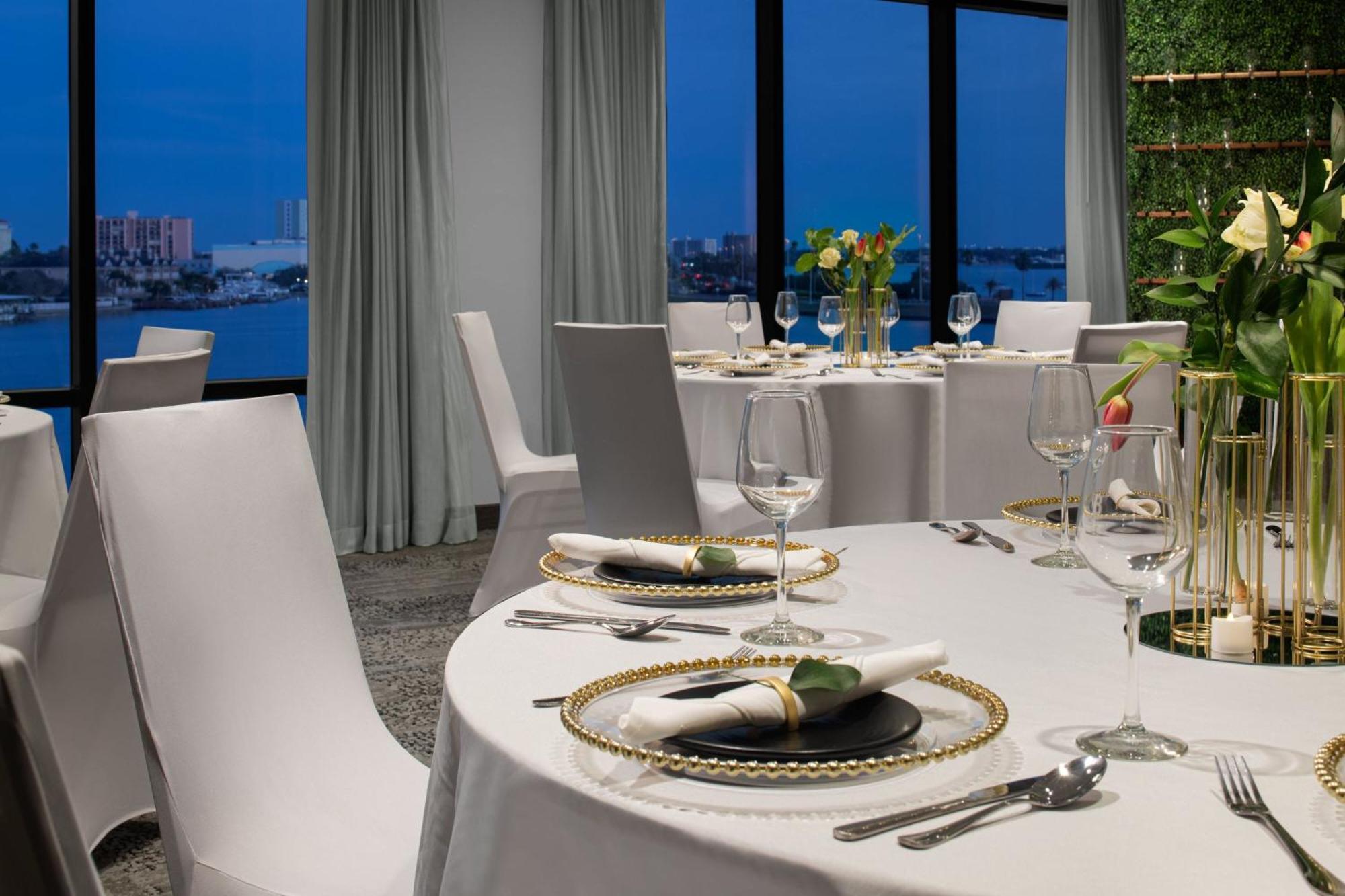 Courtyard By Marriott Clearwater Beach Buitenkant foto
