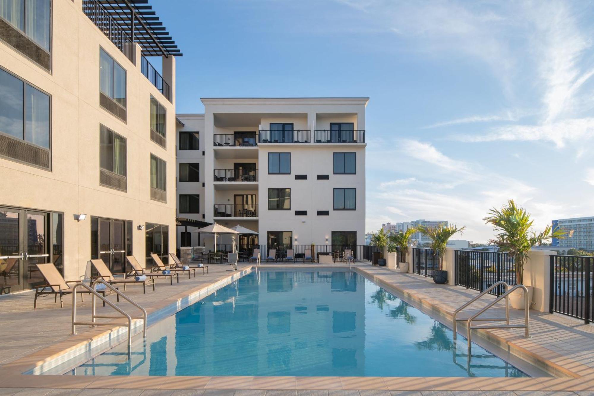 Courtyard By Marriott Clearwater Beach Buitenkant foto