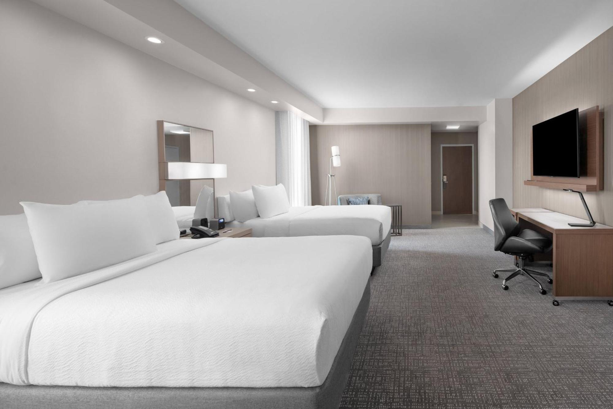 Courtyard By Marriott Clearwater Beach Buitenkant foto