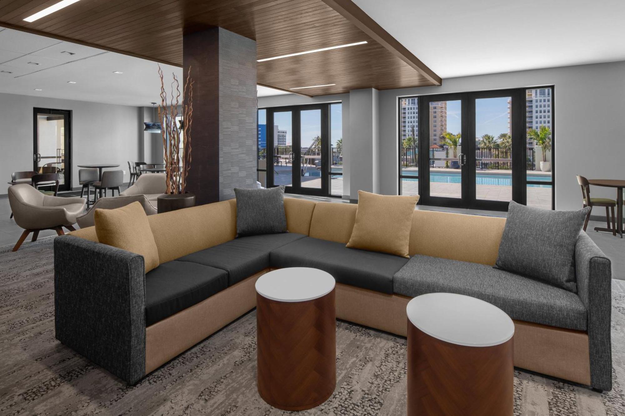 Courtyard By Marriott Clearwater Beach Buitenkant foto