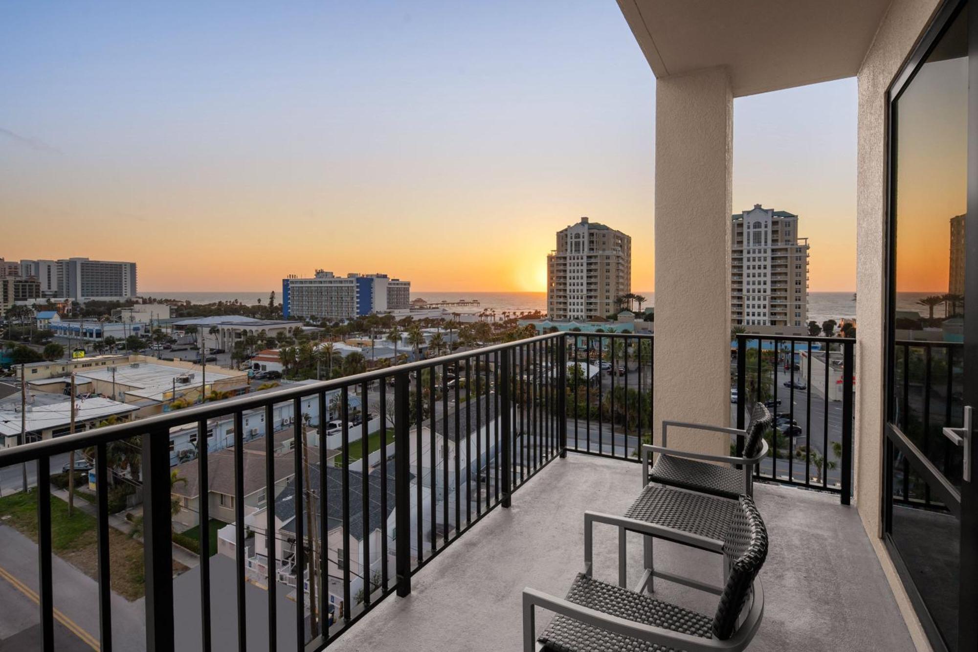 Courtyard By Marriott Clearwater Beach Buitenkant foto