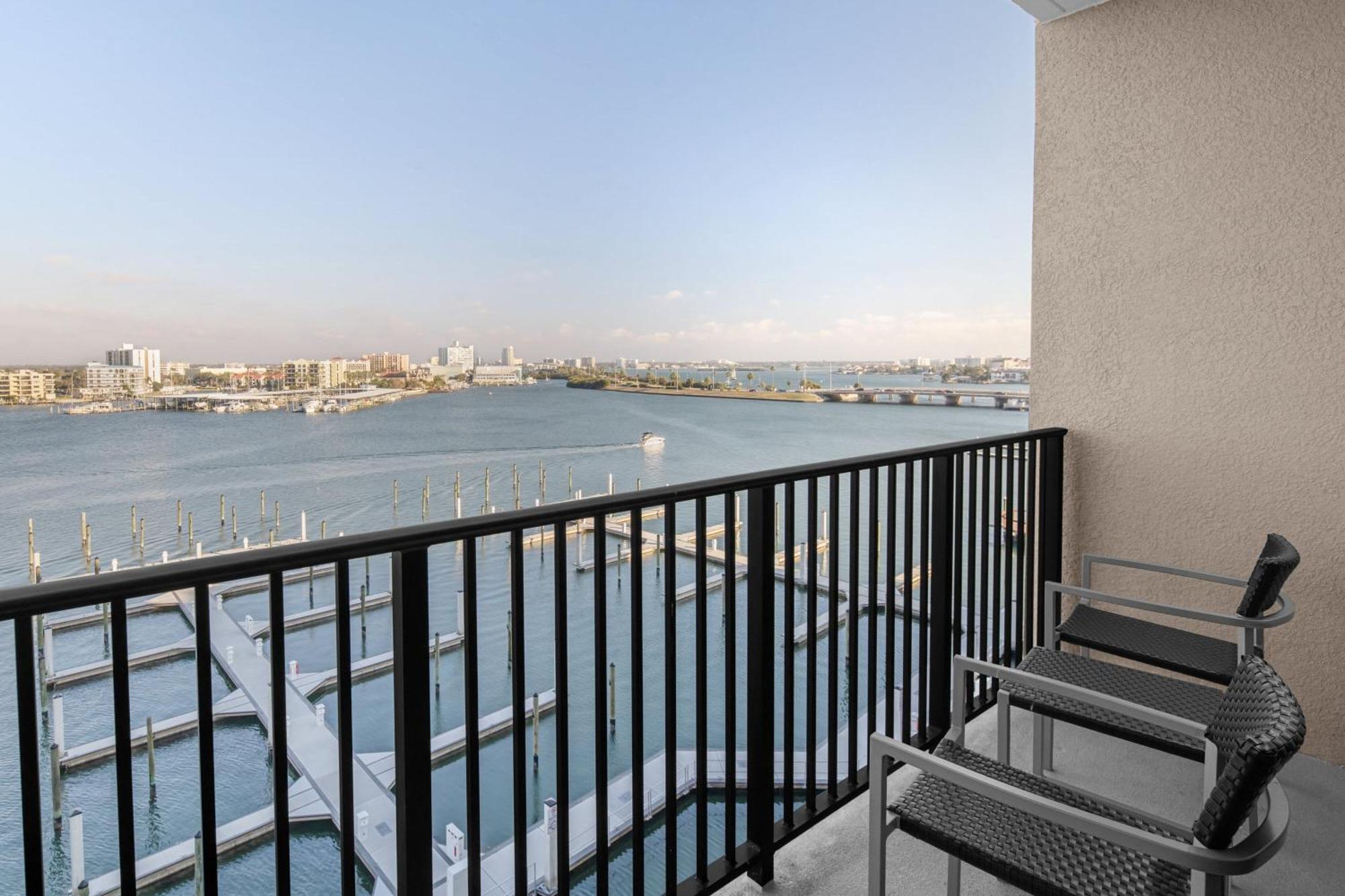 Courtyard By Marriott Clearwater Beach Buitenkant foto