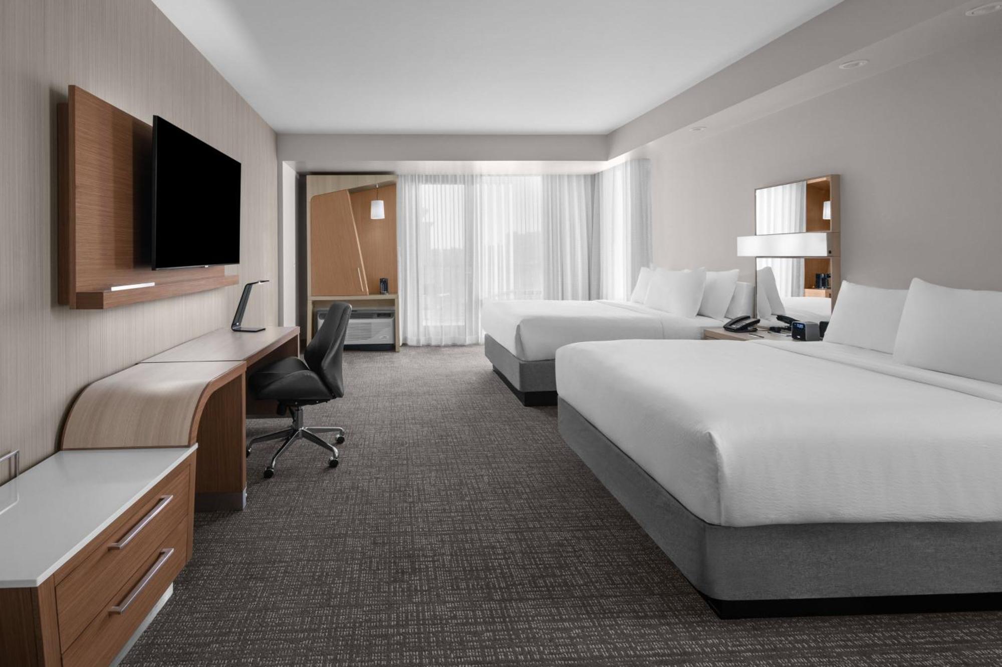 Courtyard By Marriott Clearwater Beach Buitenkant foto