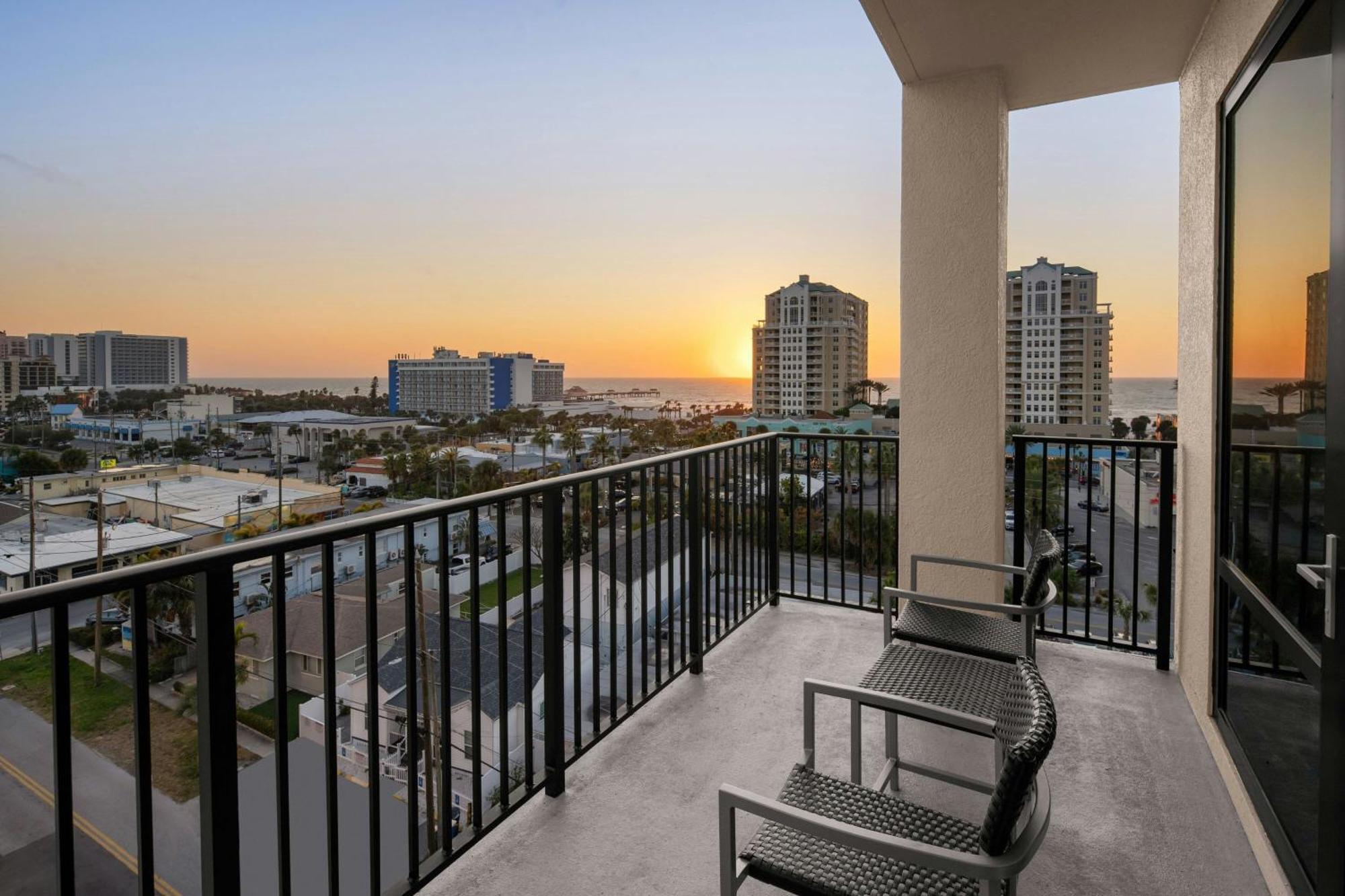 Courtyard By Marriott Clearwater Beach Buitenkant foto